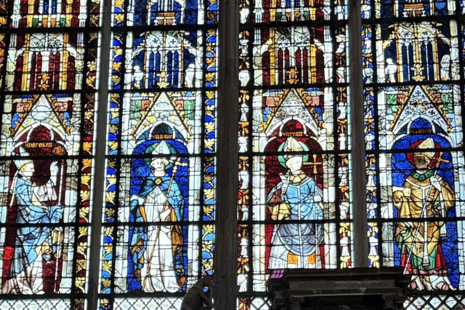 Il faut parfois avoir l'oeil pour repérer les détails des vitraux.