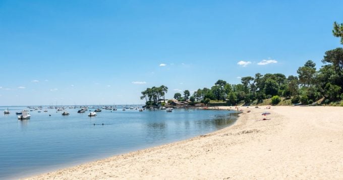 Vue sur la plage et la pinède du Cap Ferret