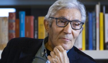 Pourquoi l'écrivain Boualem Sansal, tout juste libéré d'Algérie, sera-t-il de passage dans un lycée de Paris ?