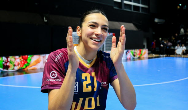 Nina Dury. Photo Eric Bontemps