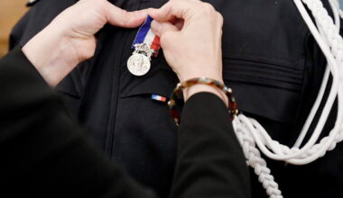 un policier lyonnais décoré après avoir désarmé un homme au couteau à Montpellier