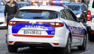 Paris : Deux passants poignardés dans le VIIe à une heure d'intervalle, l'agresseur en fuite