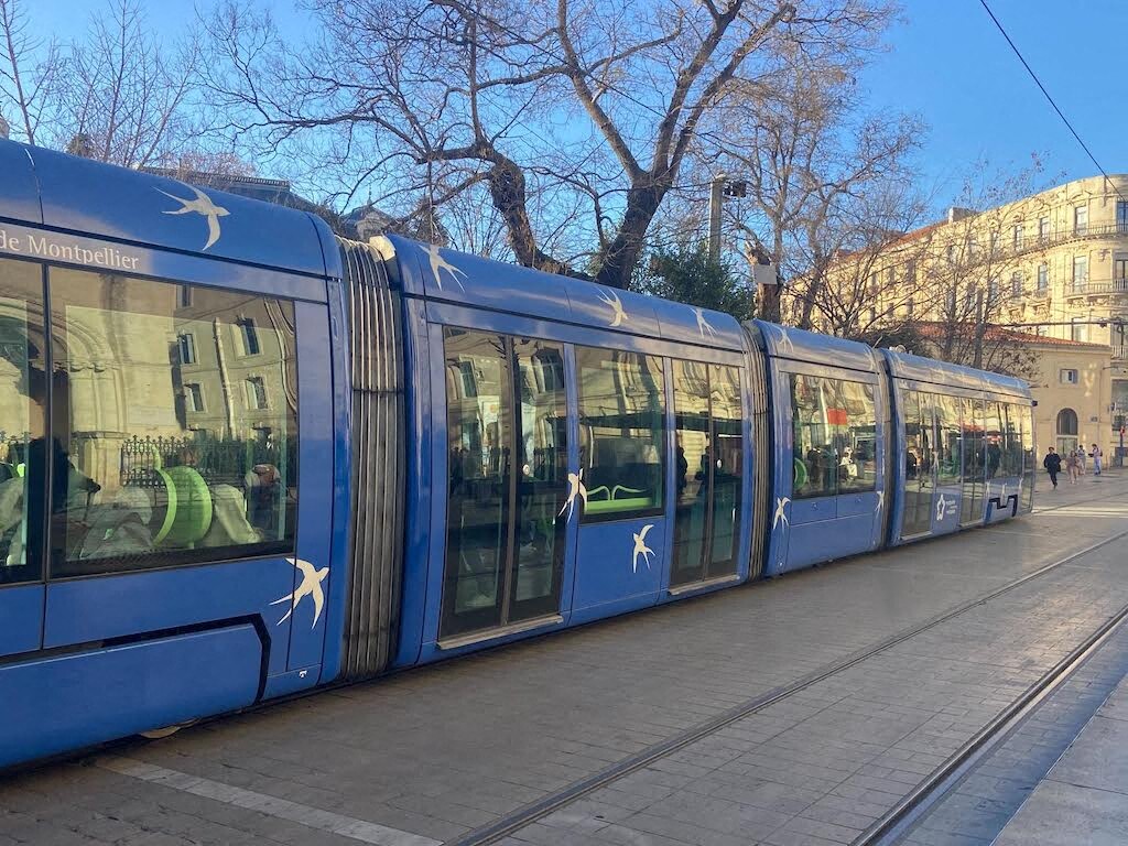 Armé d'une poêle et fortement alcoolisé, un passager sème la panique dans le tramway à Montpellier