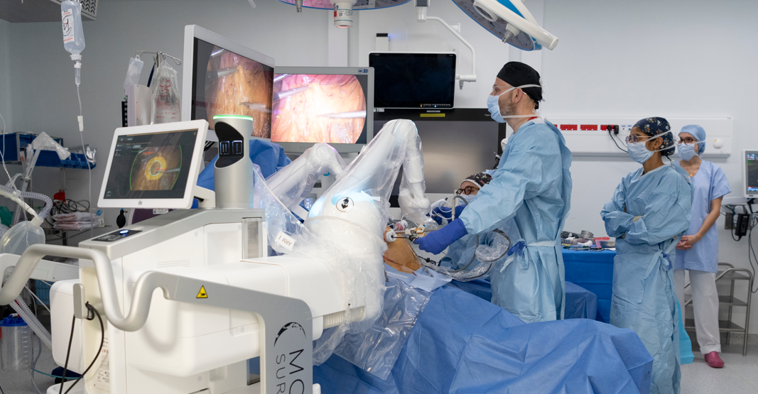 Chirurgie : le CHU de Rouen adopte le robot Maestro