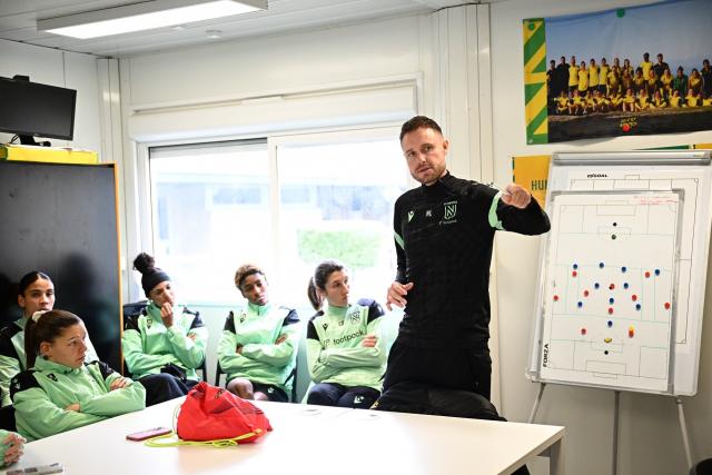 La gâchette, la Lyonnaise, la patronne... L'entraîneur de Nantes, qualifié pour la première fois en play-offs, présente son cinq majeur de la saison