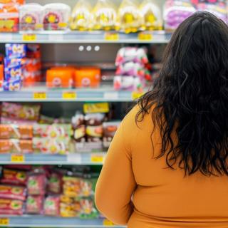 Les preuves s’accumulent : l’ultra-transformation de l'alimentation nuit à la santé. Une équipe de chercheurs en appelle désormais à une réponse mondiale, poussant à un changement de modèle. © iuricazac, Adobe Stock