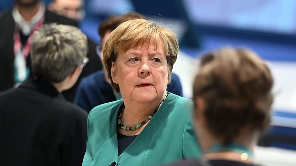 L’UE salue Merkel, pilier face aux turbulences de l’ère Trump