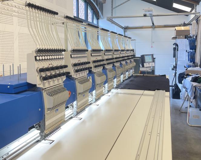 La plus récente machine permettant la broderie de grandes pièces.