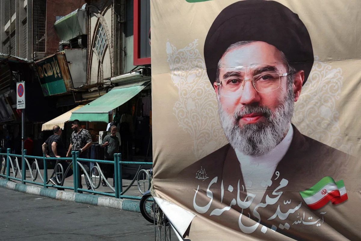 Le guide suprême iranien menace d'infliger aux États-Unis des "leçons inoubliables" après la reprise des frappes