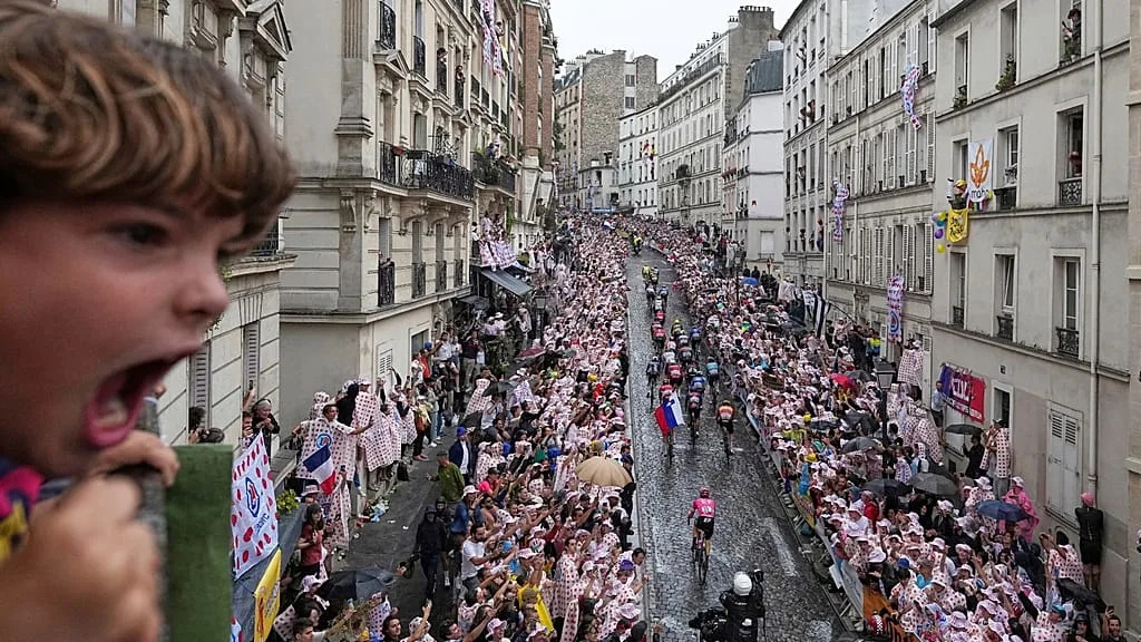 Paris, de nouveau le cœur battant du Tour de France