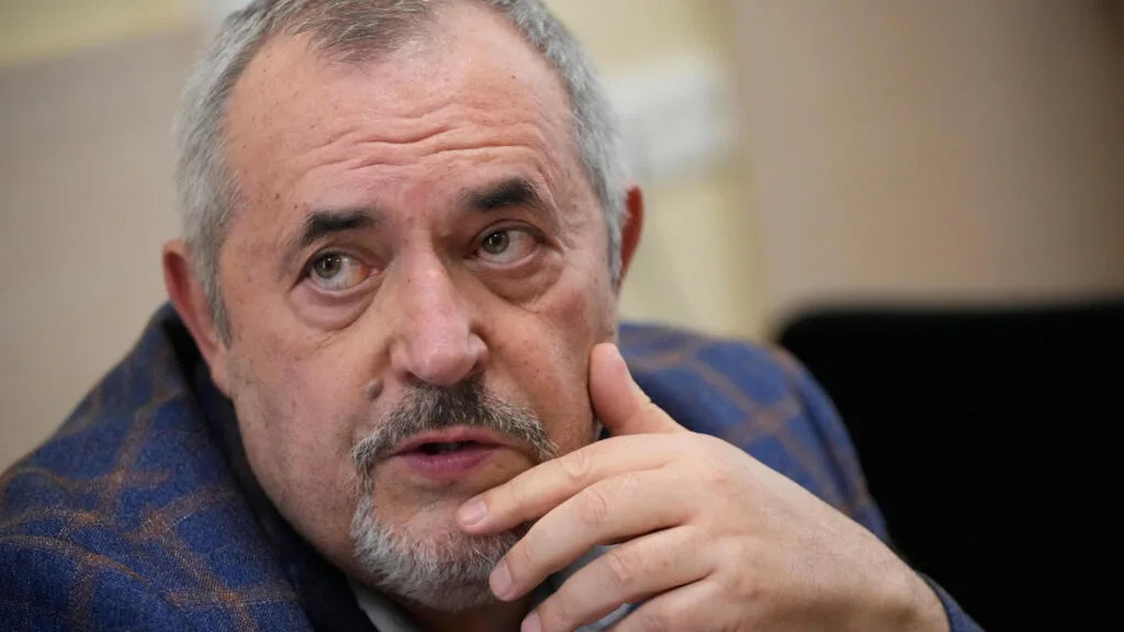 Russie: l'opposant Boris Nadejdine renonce aux législatives après une condamnation judiciaire