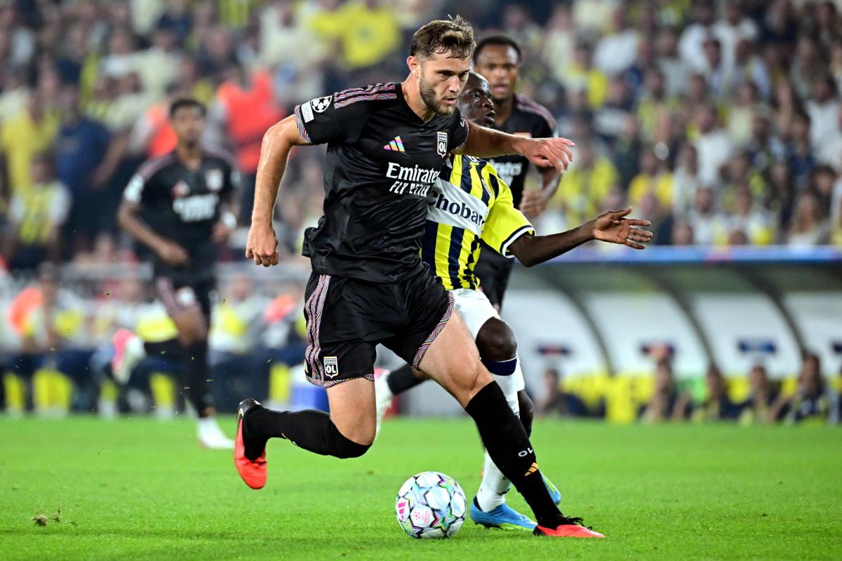 Malmené mais toujours debout, Tanner Tessmann a répondu présent à Istanbul avec l'OL en barrages aller de Ligue des champions contre Fenerbahçe