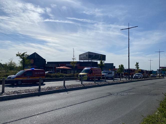 Comme l’établissement reçoit du public, les secours ont été appelés en nombre.