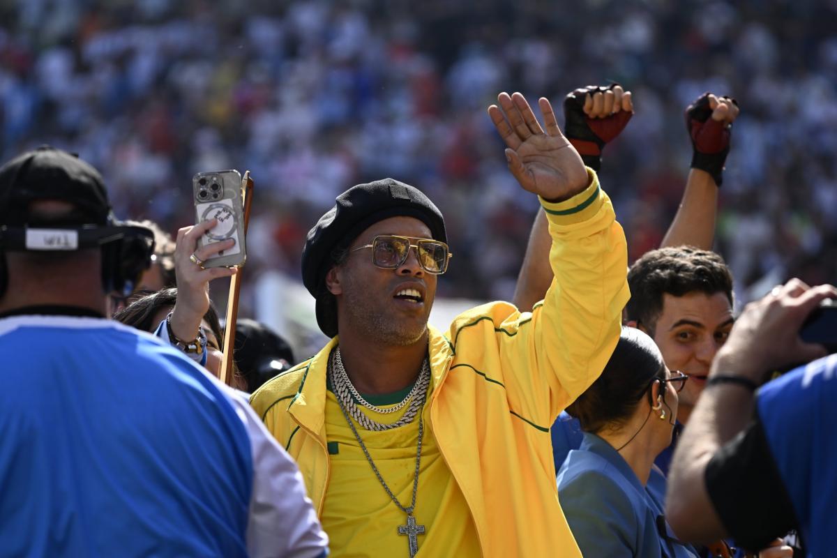 Un plan de reprise tombé du ciel ? Et si Ronaldinho venait au secours des basketteurs de l'AS Monaco...
