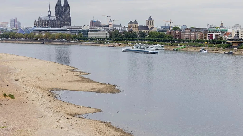 Le Rhin atteint un niveau historiquement bas en Allemagne