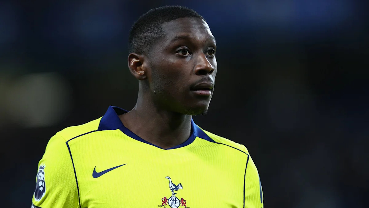 Quelle destination ? Kolo Muani quitte officiellement le Paris Saint-Germain