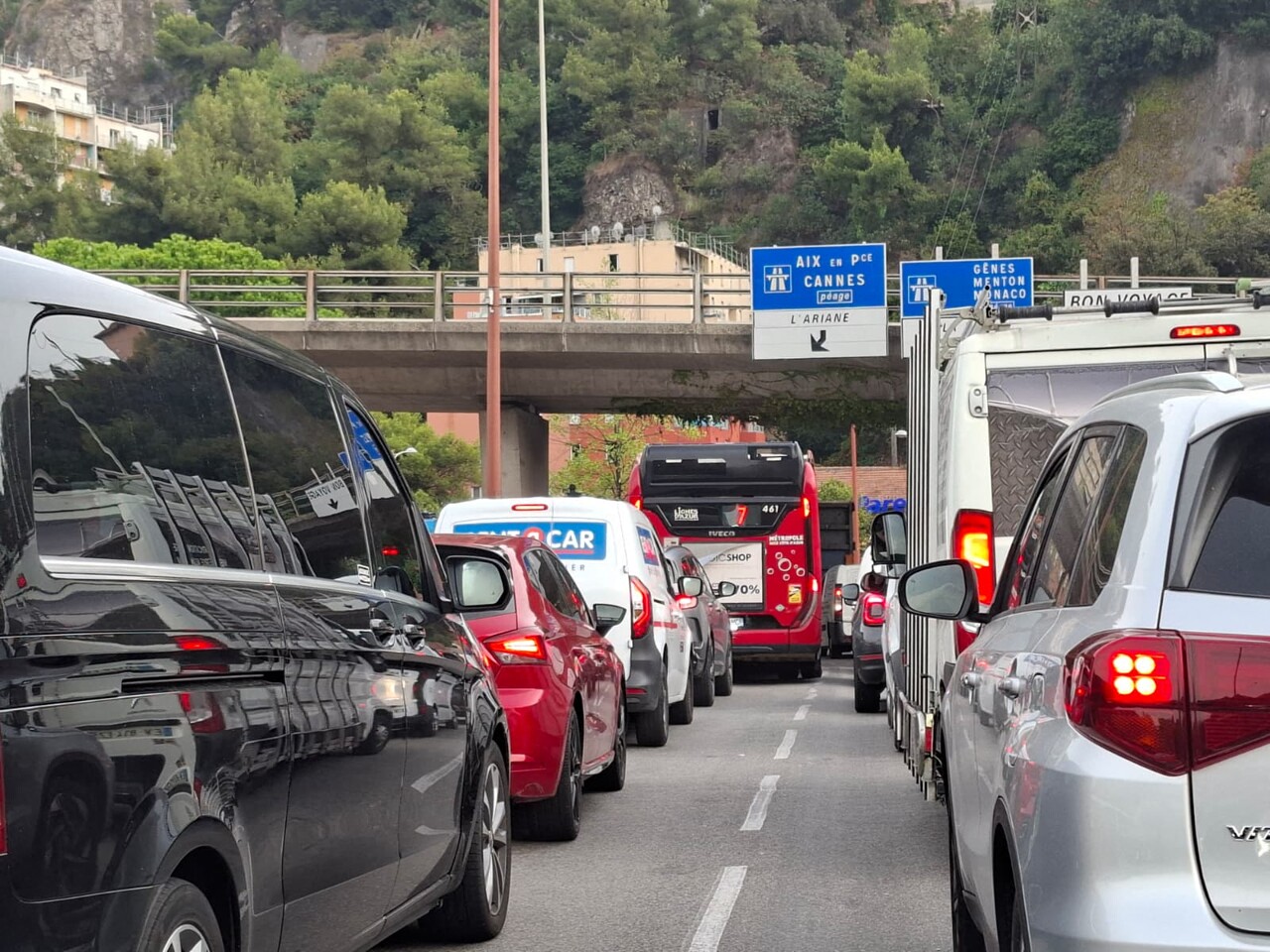 Retour de vacances : la galère annoncée des automobilistes sur l'A8 autour de Nice, voici quand est attendu le pic