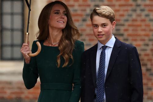 Prince George fait sa rentrée à Eton accompagné de William et Kate