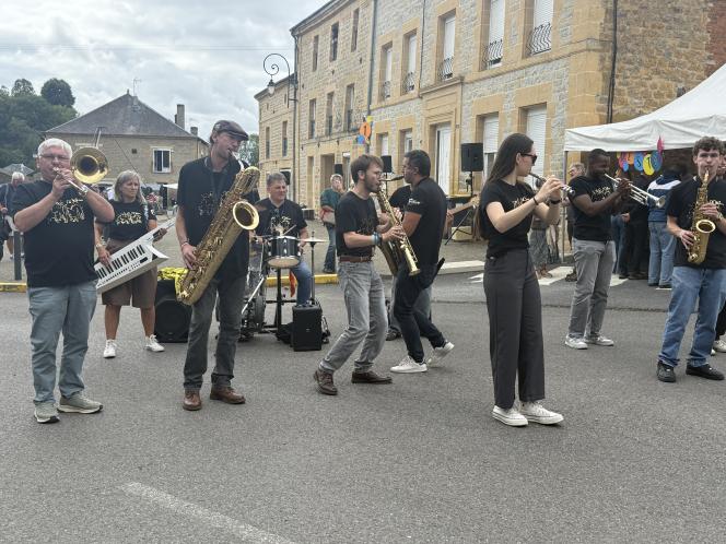 La fanfare a lancé en beauté le festival.