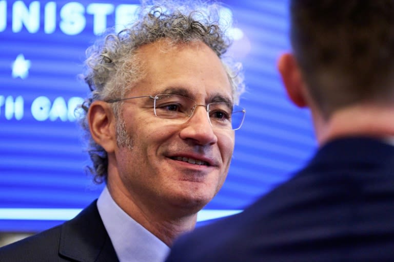 Le patron de Palantir juge que la France se "fera du mal" avec une souveraineté numérique en trompe-l'oeil
