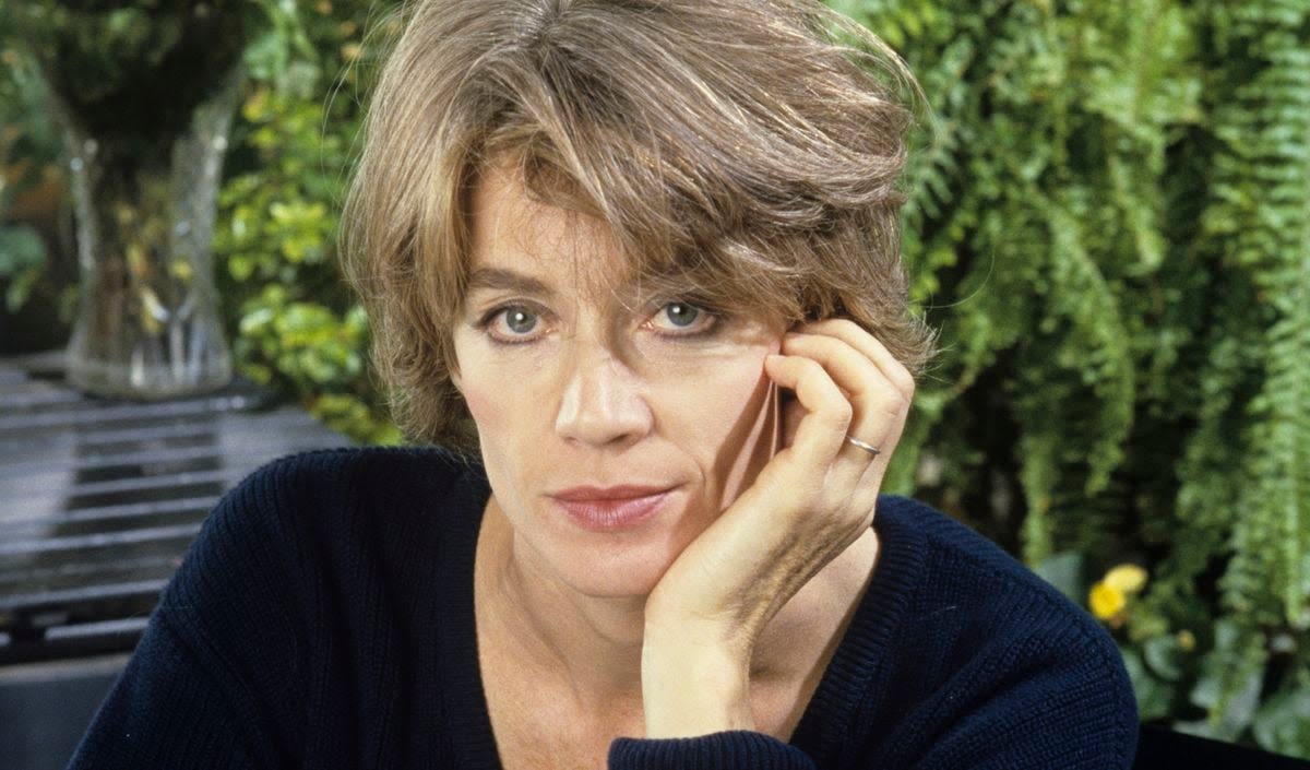 Françoise Hardy : dans son appartement du 16e arrondissement de Paris, la chanteuse s’était créé un incroyable écrin de verdure avec véranda et jardin privé