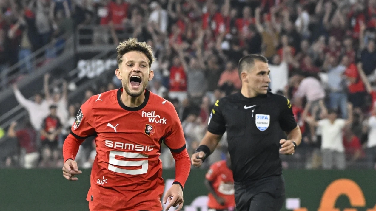 VIDÉO. Stade Rennais - PSG : le magnifique but de Szymanski pour lancer les Rouge et Noir cette saison en Ligue 1