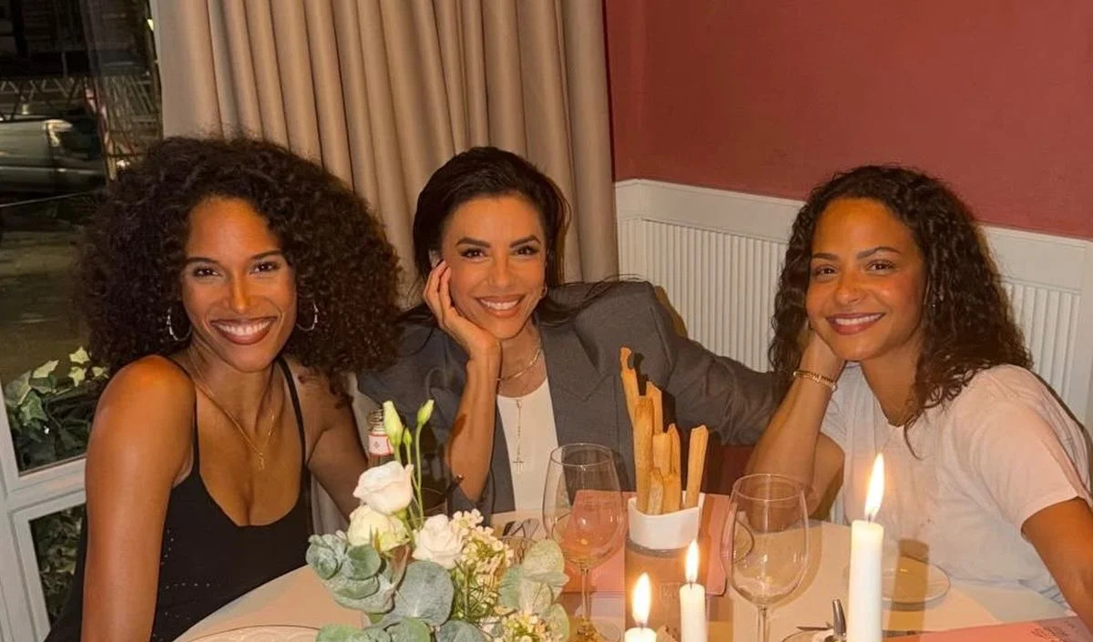 Au 125, rue du Faubourg Saint-Honoré à Paris, Eva Longoria et Christina Milian se régalent dans ce restaurant branché