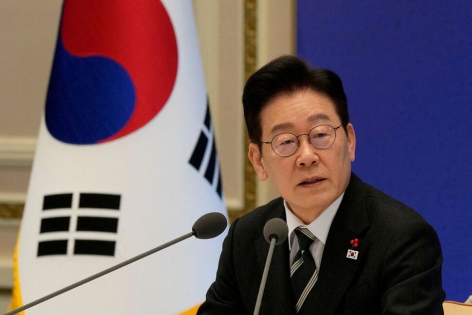 South Korea's Lee Says He Seeks to Work Together With France on AI, Nuclear Energy