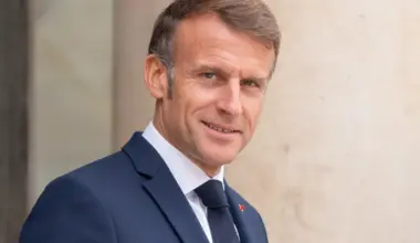 Macron and MBS to Focus on Hormuz, Deals in Paris Talks