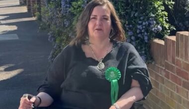 DISABLED LEWISHAM COUNCILLOR HAD TO PUSH HERSELF HOME IN 30C HEAT AFTER TAXI SCHEME FAILED