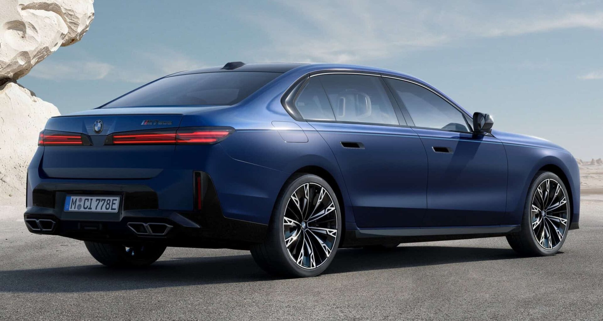 2027 BMW M760E 3