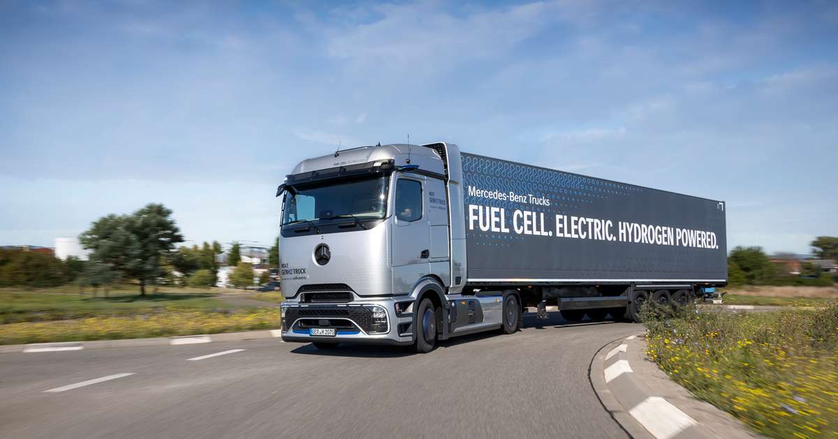Daimler Truck Unveils New GenH2 Hydrogen Fuel Cell Model