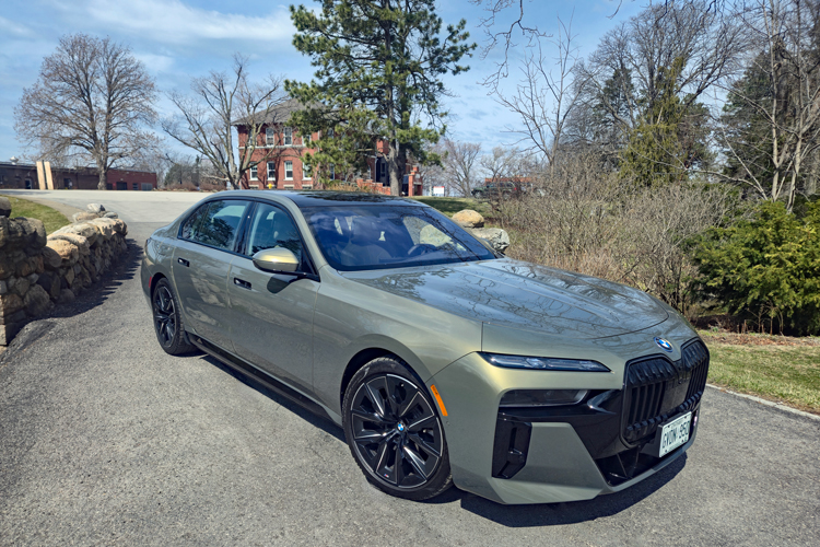 2026 BMW i7 xDrive60 Review