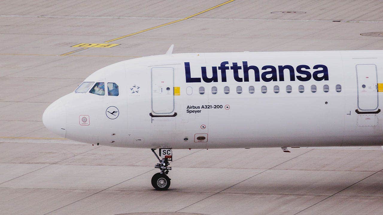 Lufthansa blocks fitness influencer over athletic outfit, she claims
