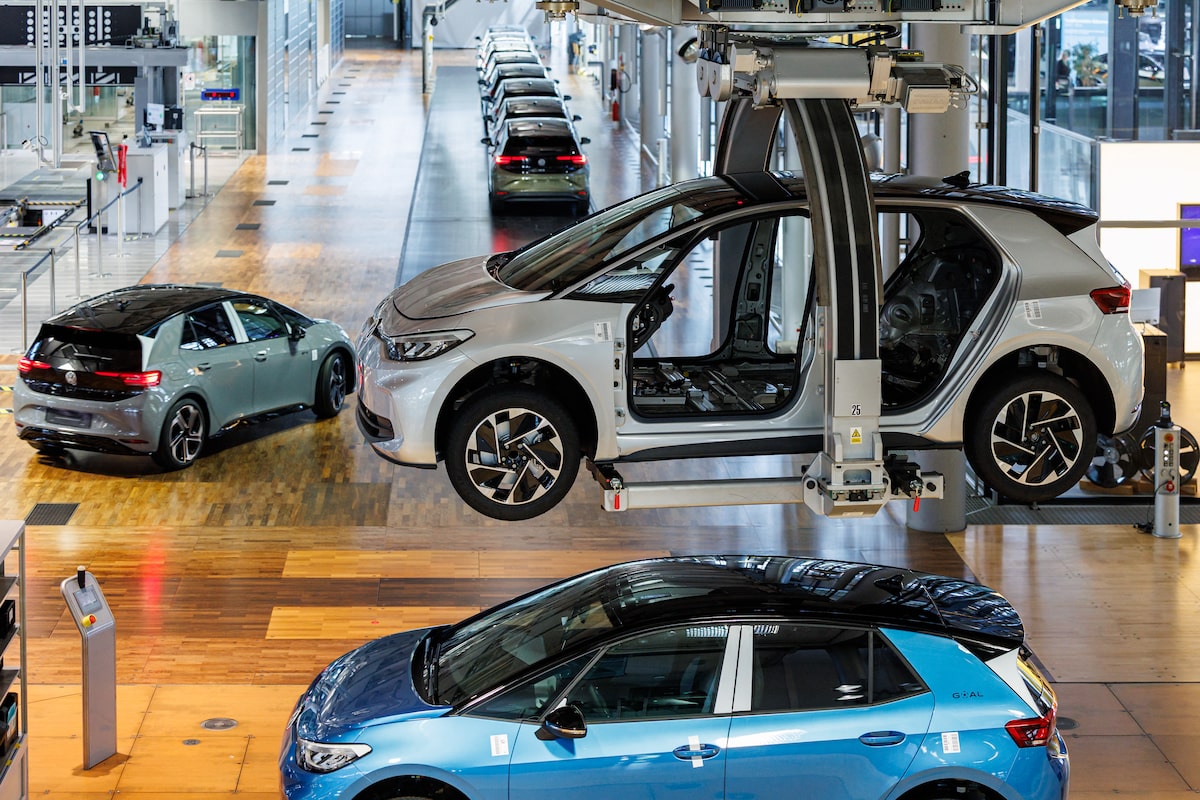 Volkswagen’s mass layoffs are a sign that European car makers have lost the plot