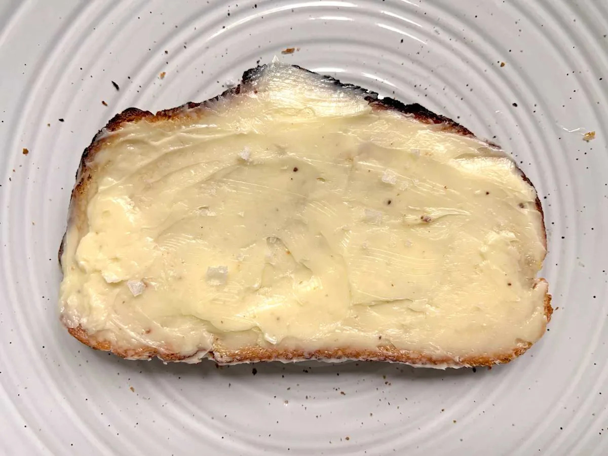 This Best-Selling $3 Aldi Bread Is So Popular, Shoppers Buy 575,000 Loaves Every Single Week