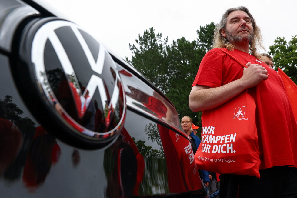 Volkswagen sales numbers drop 8.6% as automaker cuts models