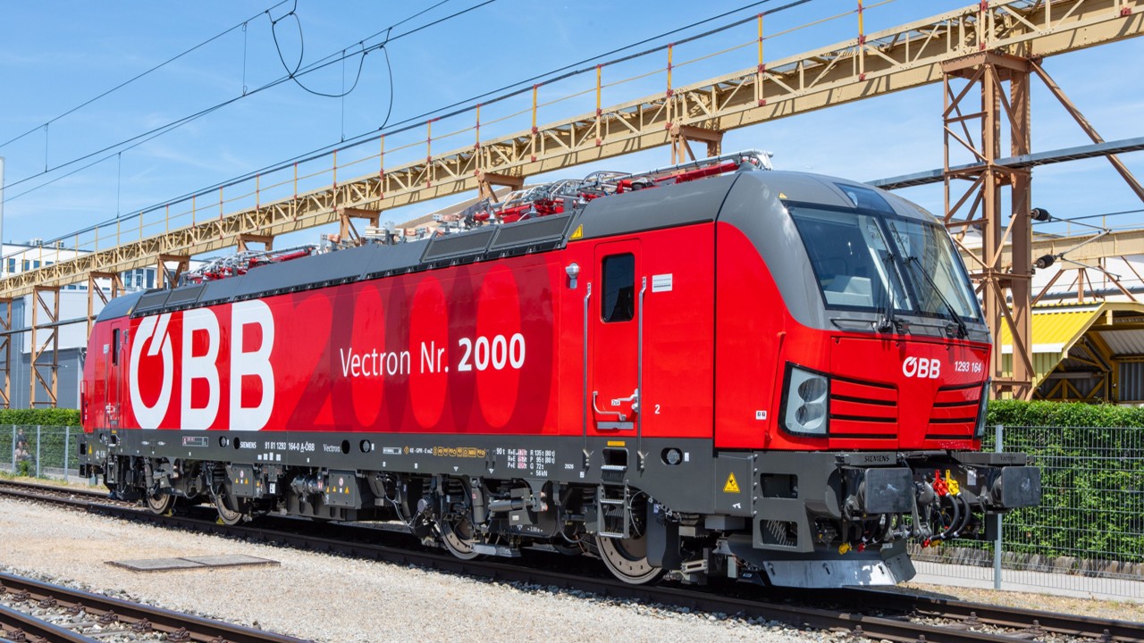 Siemens Mobility delivers its 2,000th Vectron locomotive