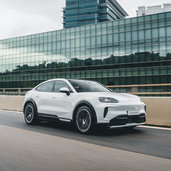 Porsche Takes Another Eco Route with the Cayenne Electric Range