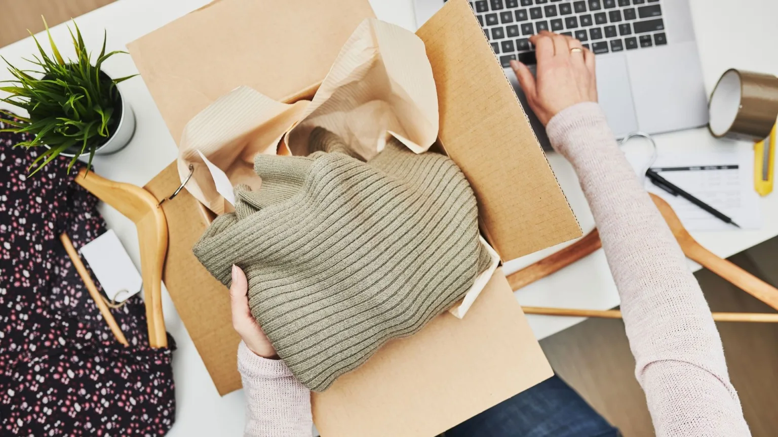 DHL and Vinted Grow Second-Hand Market in Germany