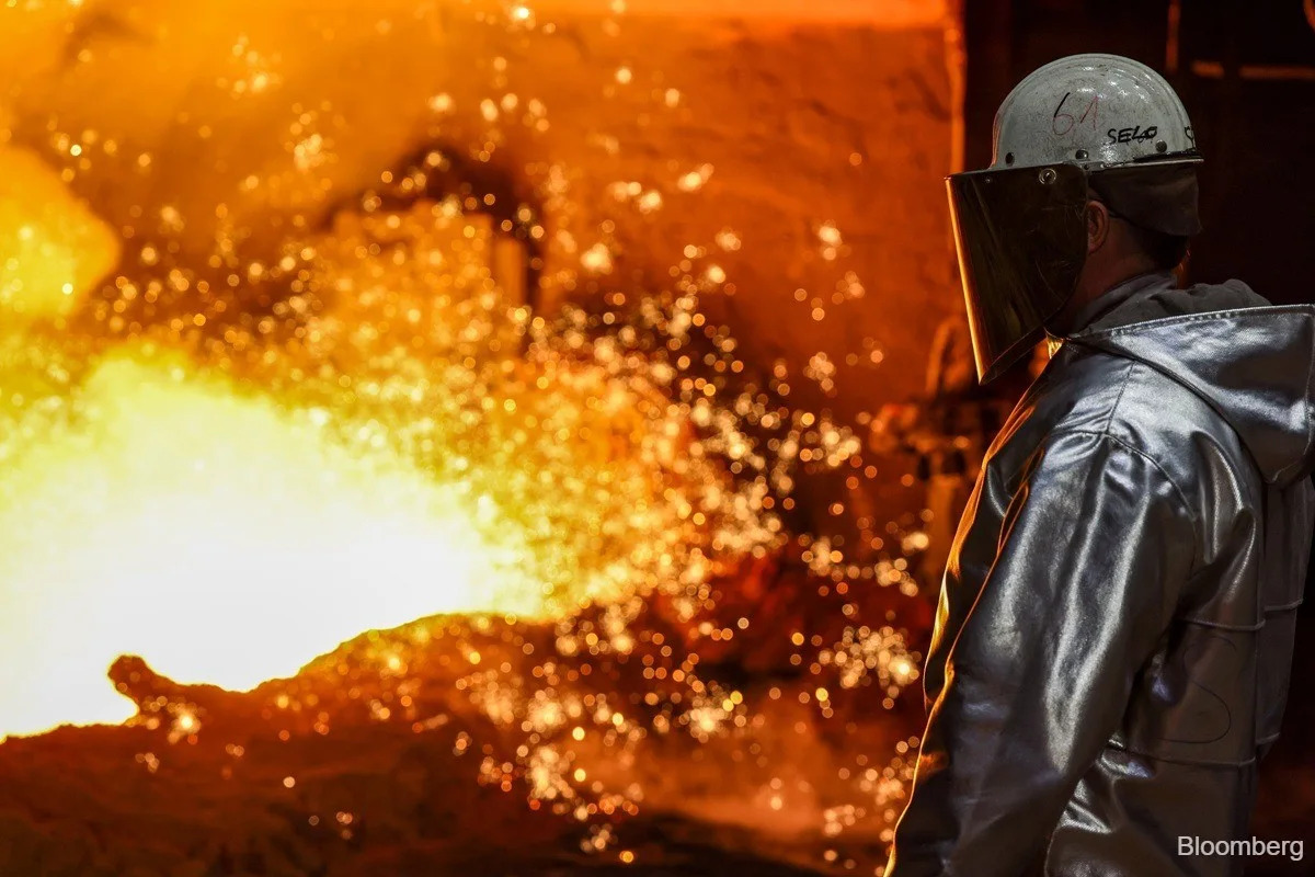 Thyssenkrupp raises outlook slightly on steel, warship gains