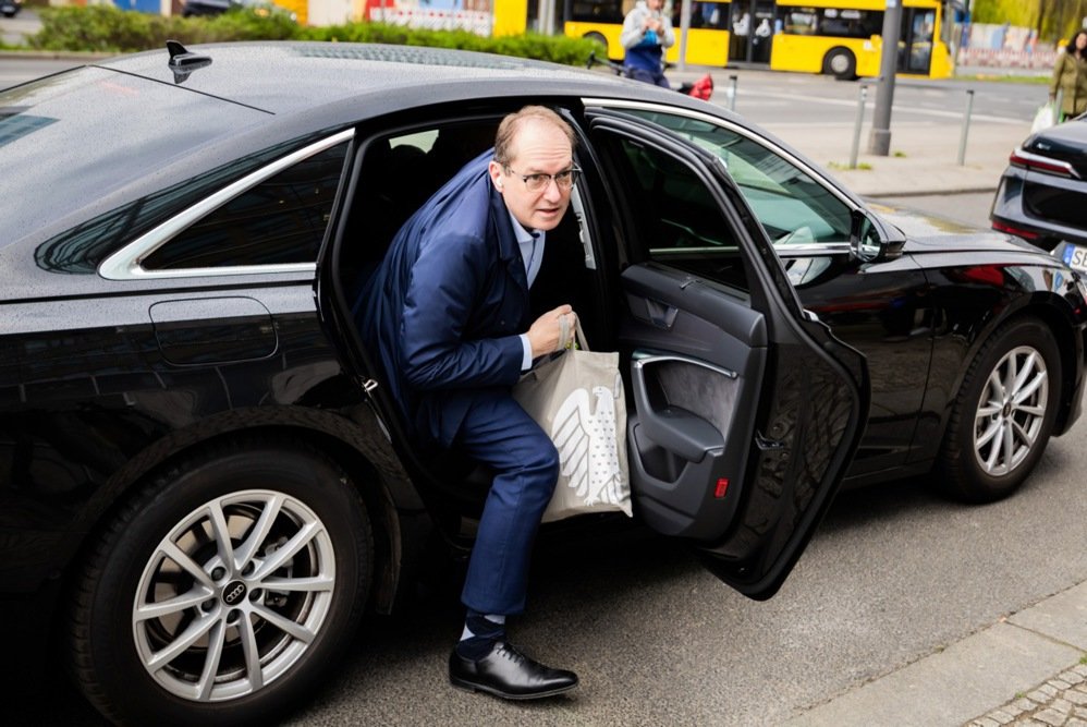 Germany seeks extradition of suspect tied to Russian arms stash