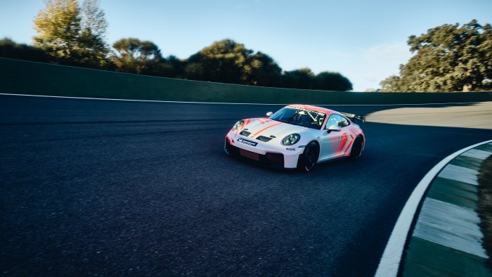 The new 911 Challenge – for professional motorsport without compromise