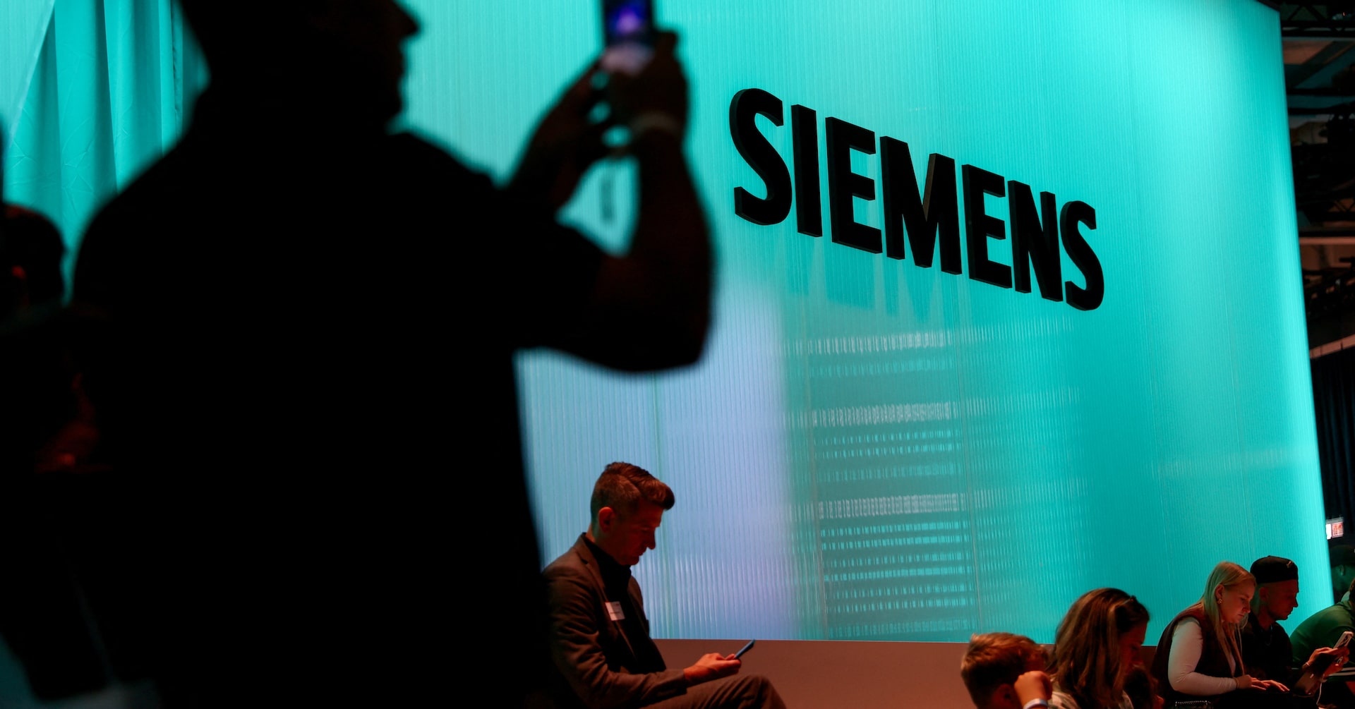 Siemens rides AI boom to post its highest-ever industrial profit
