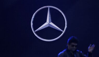 Mercedes-Benz Group rebounds, but Automotive margin raises concerns