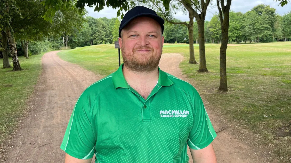 Man in 100-hole golf bid after wife's diagnosis