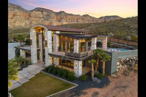 This home on Copper Rock Golf Course in Utah is selling for $4.625 million.