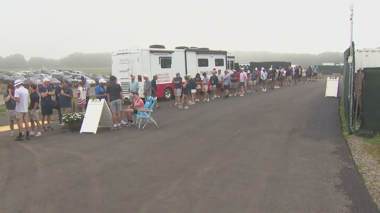 Fans return to Travelers Championship for Monday playoff