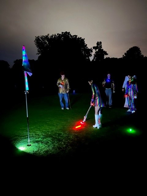 Mentor Area Chamber of Commerce lights up links with 5th annual Glow Golf
