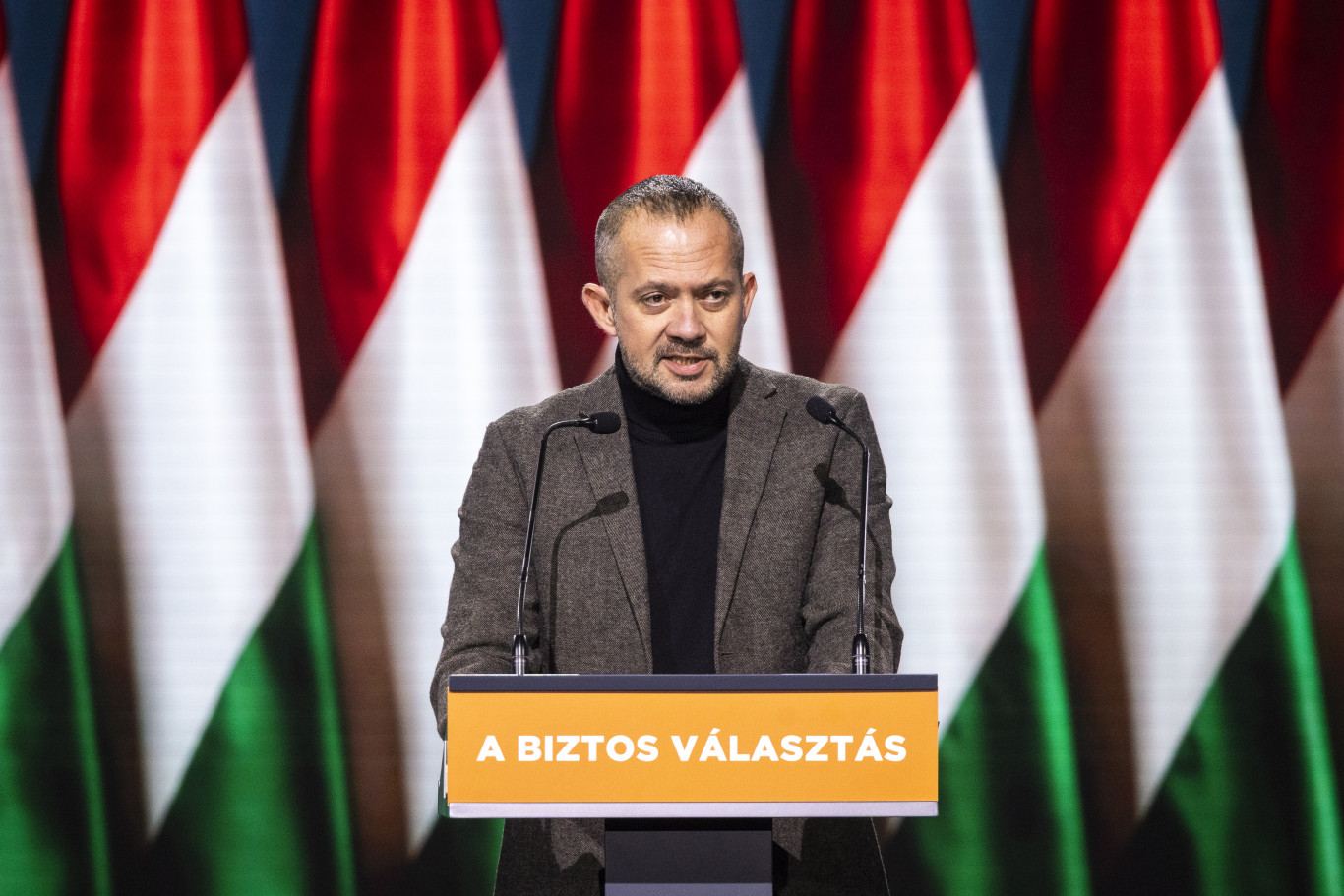 Kamu videóval riogatta a követőit Gyopáros Alpár kormánybiztos